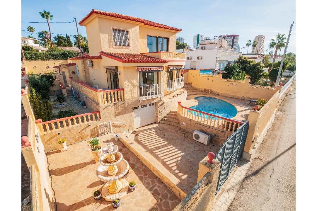 Villa in Calpe(Playa De La Fossa) te koop, woonoppervlakte 195 m², Airconditioning, grondstuk 500 m², 3 slapkamer, 3 badkamer, Zwembad, ref.: COB-3496-10535-23