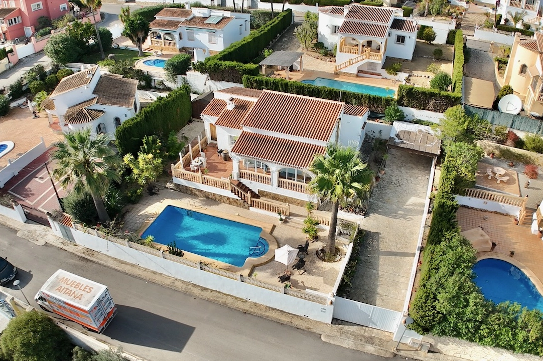 Villa in Benitachell(Les Fonts) te koop, woonoppervlakte 132 m², grondstuk 672 m², 3 slapkamer, 2 badkamer, Zwembad, ref.: CA-H-1844-AMBE-42