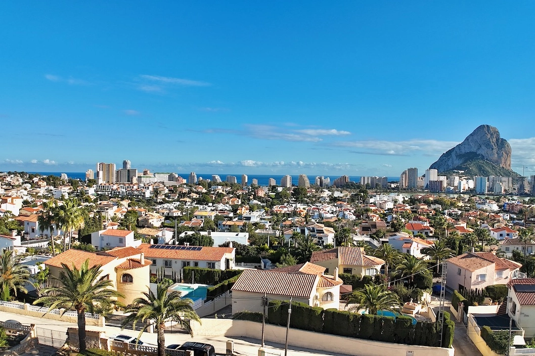 Villa in Calpe(Ortembach) te koop, woonoppervlakte 350 m², Airconditioning, grondstuk 792 m², 4 slapkamer, 4 badkamer, Zwembad, ref.: CA-H-1849-AMBE-28