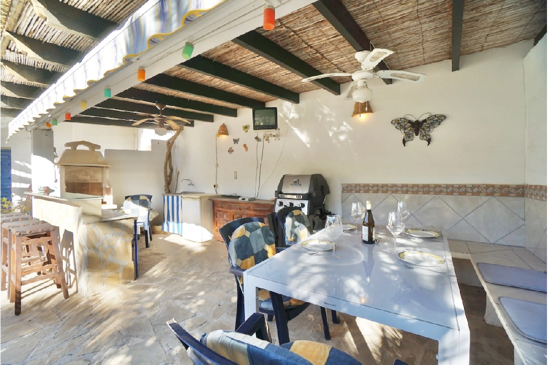 Villa in Benissa(Baladrar) te koop, woonoppervlakte 136 m², grondstuk 1076 m², 2 slapkamer, 2 badkamer, Zwembad, ref.: CA-H-1850-AMBEI-24