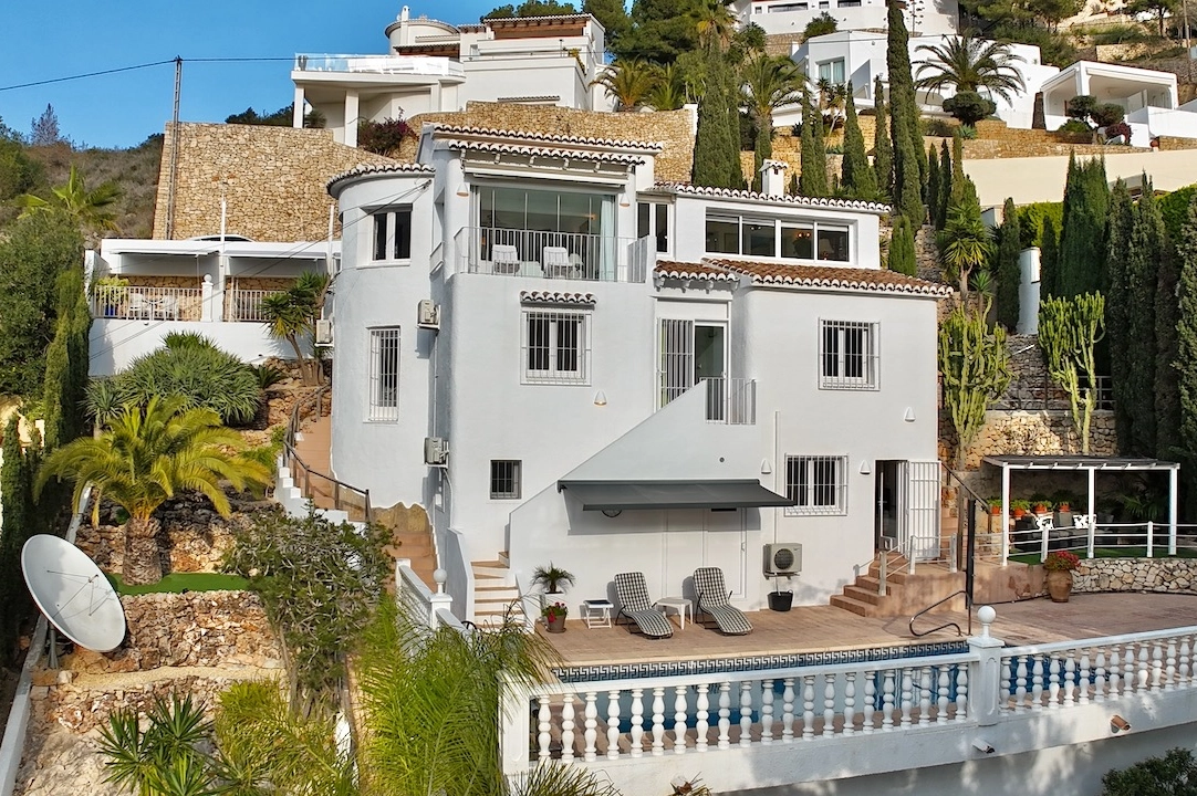 Villa in Moraira(Arnella) te koop, woonoppervlakte 248 m², Airconditioning, grondstuk 958 m², 5 slapkamer, 3 badkamer, Zwembad, ref.: CA-H-1854-AMB-1