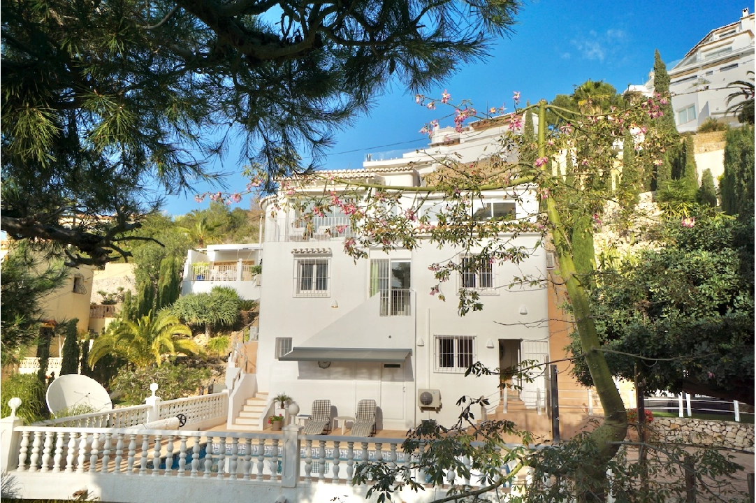 Villa in Moraira(Arnella) te koop, woonoppervlakte 248 m², Airconditioning, grondstuk 958 m², 5 slapkamer, 3 badkamer, Zwembad, ref.: CA-H-1854-AMB-3