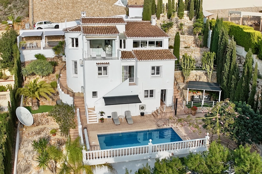 Villa in Moraira(Arnella) te koop, woonoppervlakte 248 m², Airconditioning, grondstuk 958 m², 5 slapkamer, 3 badkamer, Zwembad, ref.: CA-H-1854-AMB-35