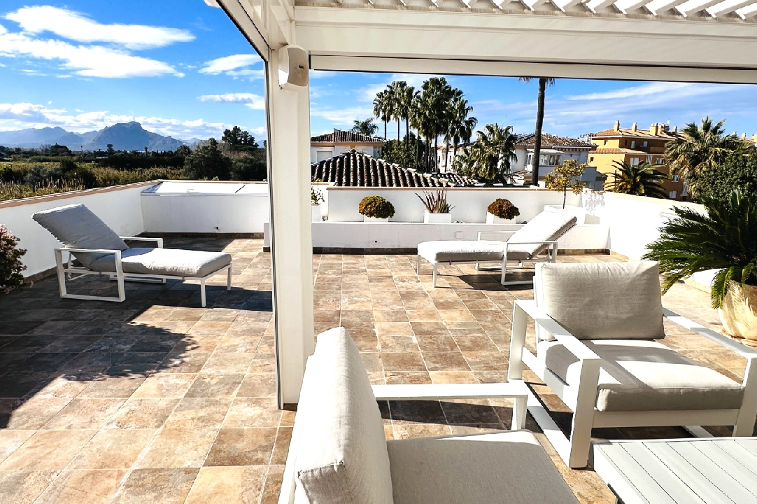 Penthouse Apartment in Denia(Las Marinas) te koop, woonoppervlakte 168 m², Bouwjaar 98, Staat als nieuw, + Vloerverwarming, Airconditioning, 4 slapkamer, 3 badkamer, Zwembad, ref.: AS-0325-5