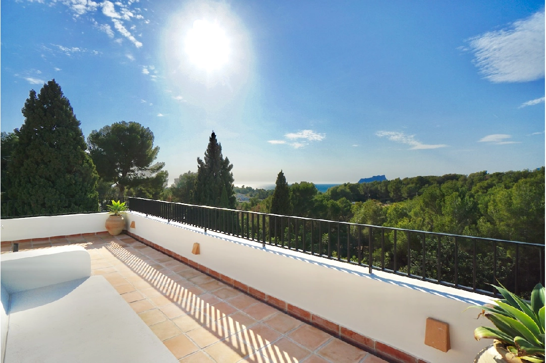 Villa in Moraira(Arnella) te koop, woonoppervlakte 270 m², Airconditioning, grondstuk 1099 m², 5 slapkamer, 4 badkamer, Zwembad, ref.: CA-H-1852-AMBEI-26