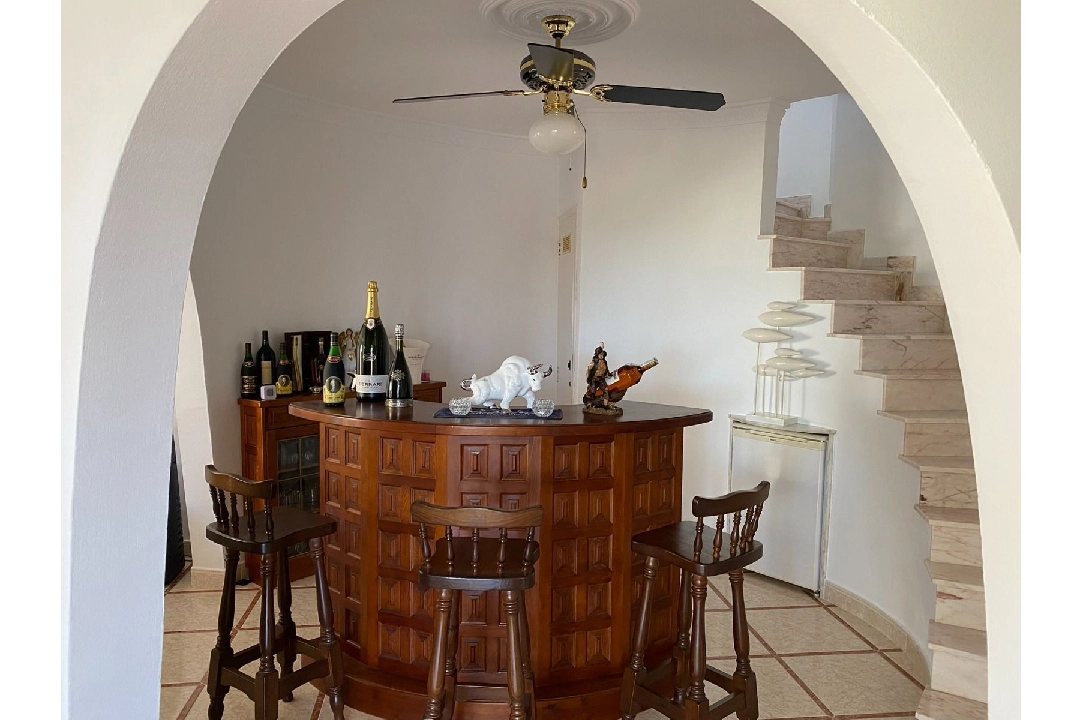 Villa in Benissa te koop, woonoppervlakte 354 m², Bouwjaar 1984, + Centrale verwarming, grondstuk 1200 m², 4 slapkamer, 4 badkamer, Zwembad, ref.: FK-0125-12