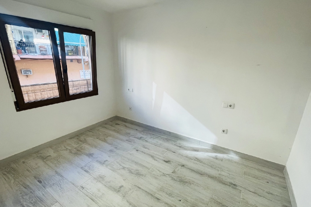 Apartment in Javea(Puerto) te koop, woonoppervlakte 126 m², Bouwjaar 1982, Airconditioning, 4 slapkamer, 2 badkamer, ref.: JS-0525-4