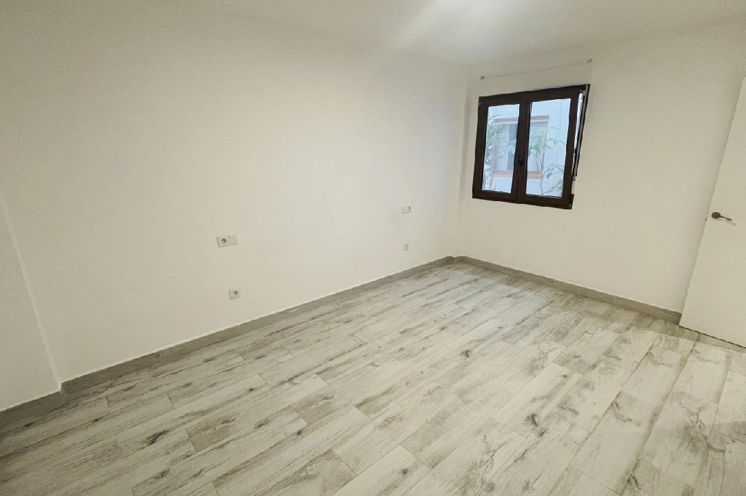 Apartment in Javea(Puerto) te koop, woonoppervlakte 126 m², Bouwjaar 1982, Airconditioning, 4 slapkamer, 2 badkamer, ref.: JS-0525-7