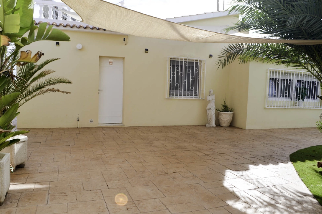 Villa in Denia te koop, woonoppervlakte 121 m², Airconditioning, grondstuk 623 m², 4 slapkamer, 2 badkamer, Zwembad, ref.: CO-C25935-44