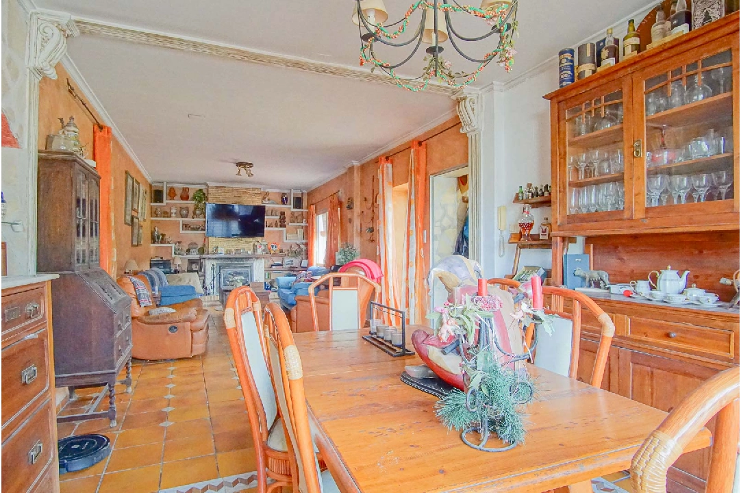 Villa in Denia te koop, woonoppervlakte 269 m², Bouwjaar 1973, + KLIMA, Airconditioning, grondstuk 1545 m², 6 slapkamer, 4 badkamer, Zwembad, ref.: BP-8234DEN-41