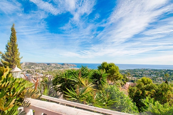 Villa in Moraira zu verkaufen, Wohnfläche 300 m², Baujahr 1984, Klimaanlage, Grundstück 1615 m², 3 Schlafzimmer, 2 Badezimmer, Pool, ref.: AM-12279DA-12