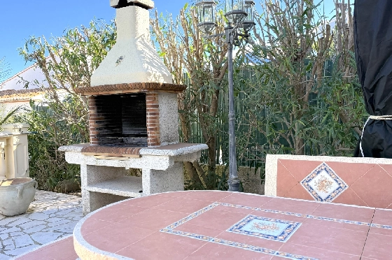 Villa in Pedreguer(Monte Solana) zu verkaufen, Wohnfläche 87 m², Baujahr 1999, Zustand gepflegt, + Ofen, Klimaanlage, Grundstück 426 m², 3 Schlafzimmer, 3 Badezimmer, Pool, ref.: AS-2425-19