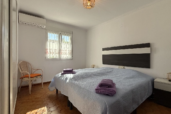 Villa in Els Poblets zur Ferienvermietung, Wohnfläche 100 m², Baujahr 1983, Zustand gepflegt, + KLIMA, Klimaanlage, Grundstück 353 m², 3 Schlafzimmer, 1 Badezimmer, Pool, ref.: T-0325-13