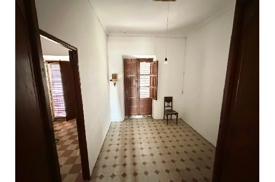 Stadthaus in Pego zu verkaufen, Wohnfläche 426 m², Baujahr 1900, Klimaanlage, Grundstück 172 m², 10 Schlafzimmer, 4 Badezimmer, Pool, ref.: O-V96014-25
