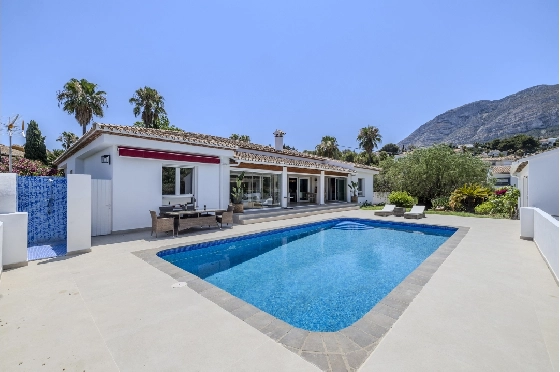 Villa in Denia zu verkaufen, Wohnfläche 324 m², Baujahr 1993, Zustand modernisiert, + Fussbodenheizung, Klimaanlage, Grundstück 1888 m², 4 Schlafzimmer, 2 Badezimmer, Pool, ref.: BC-7771-21