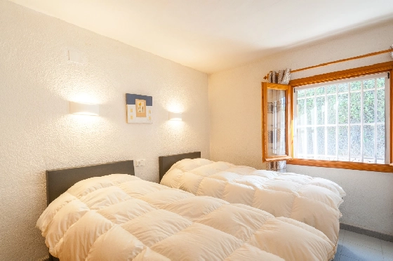 Villa in Benissa zu verkaufen, Wohnfläche 247 m², Baujahr 1993, Klimaanlage, Grundstück 848 m², 5 Schlafzimmer, 3 Badezimmer, Pool, ref.: AM-12630DR-32