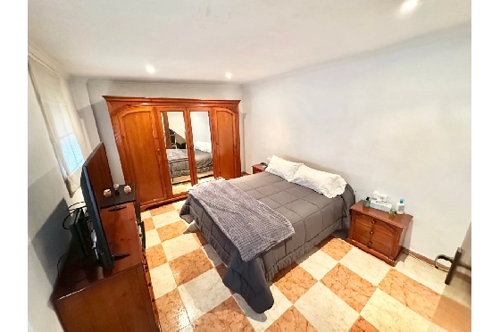Stadthaus in Pego zu verkaufen, Wohnfläche 280 m², Baujahr 1948, Klimaanlage, Grundstück 104 m², 4 Schlafzimmer, 2 Badezimmer, Pool, ref.: O-V96714-19
