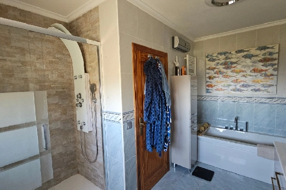 Villa in Pego zu verkaufen, Wohnfläche 312 m², Baujahr 2005, Klimaanlage, Grundstück 1027 m², 5 Schlafzimmer, 5 Badezimmer, Pool, ref.: O-V98114-32